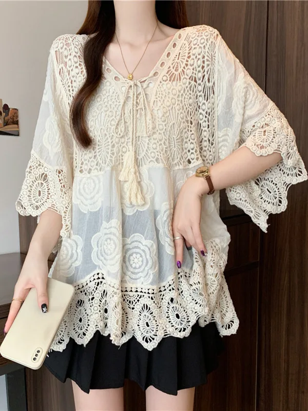 

Лето 2026, женский кружевной топ большого размера с цветочным принтом, V-Ne, пяти четвертей Белл Све, модный топ для поездок на работу, художественный свободный...