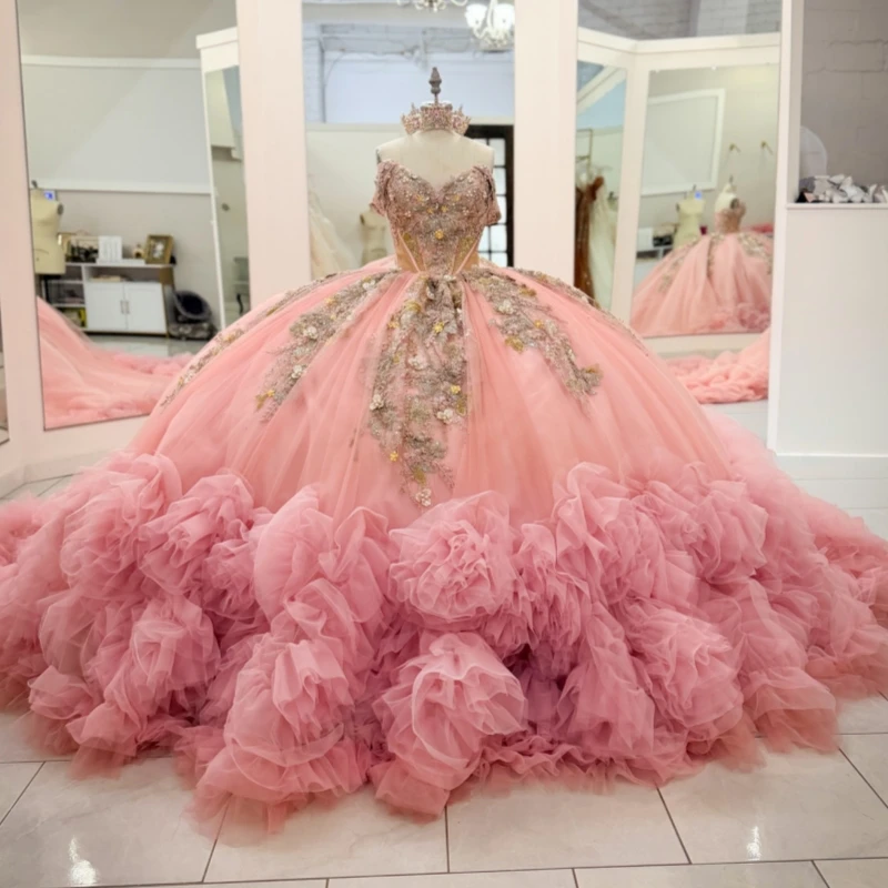 

Pink Shiny Ball Gown Quinceanera Dresses Applique Flower Beading Crystal Tiered Tull Corset Off Shoulder Sweet 16 Dress vestidos