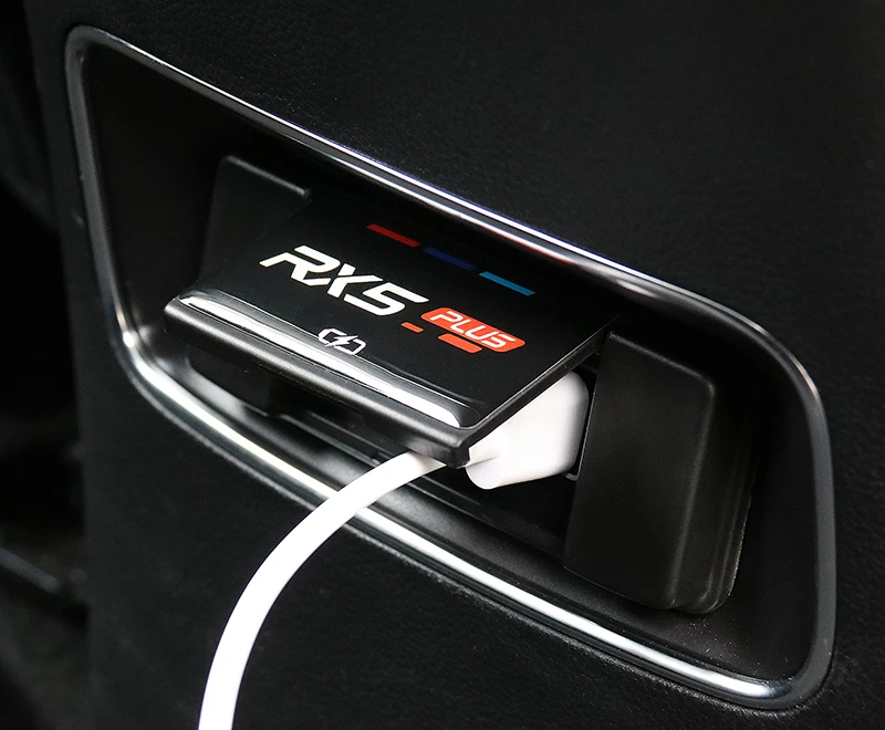 Per Roewe RX5 PLUS coperchio protettivo USB posteriore scatola bracciolo porta di ricarica copertura antipolvere interni di alta qualità nuovo elenco