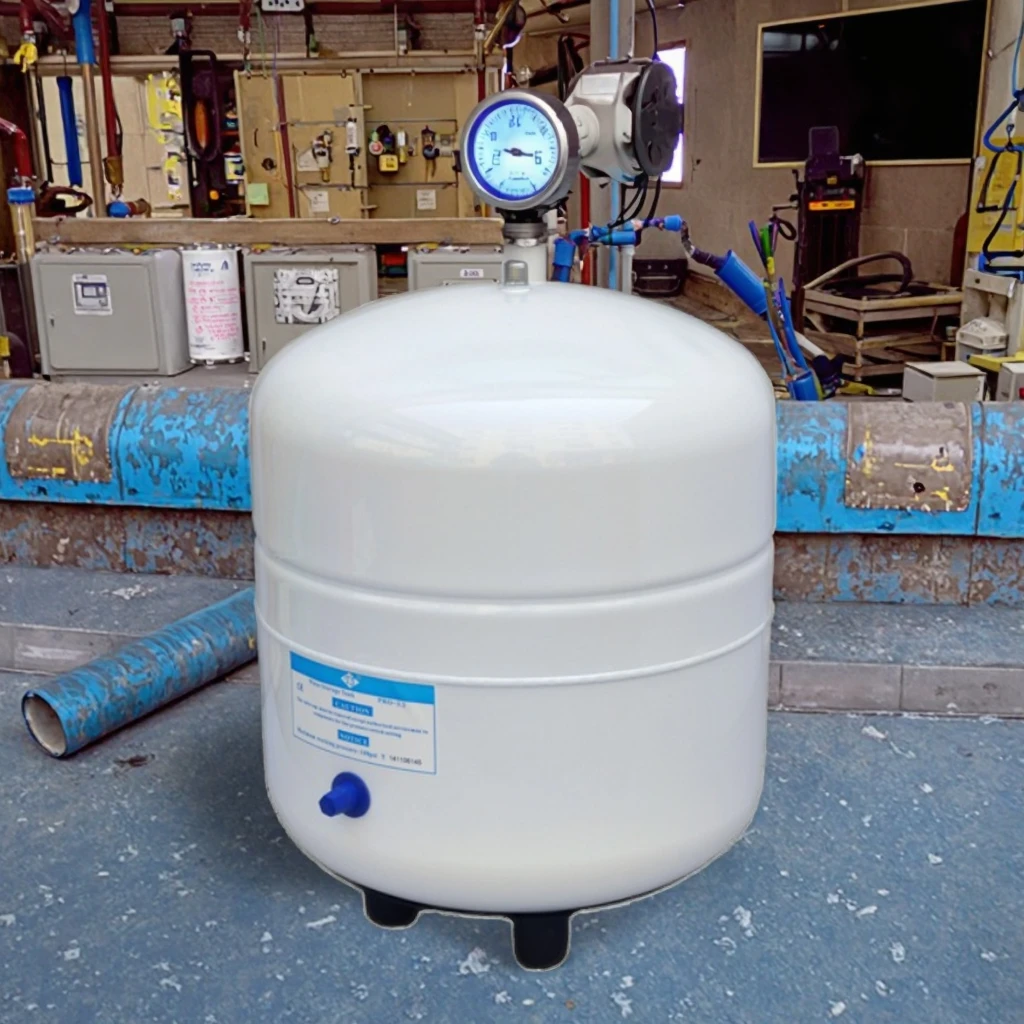 Factory Price 3.2 Gallon Manual RO Plastic PressureTank for Reverse Osmosis Water Filtration Systems in Household RV Hotel