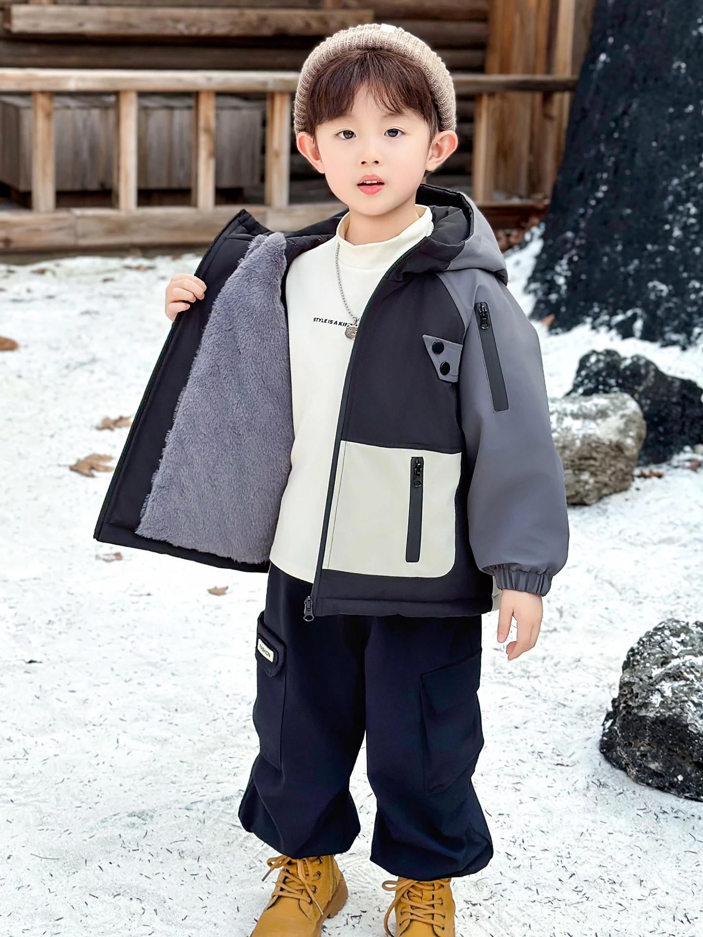 

Утепленная флисовая детская парка для мальчиков, зимняя куртка с капюшоном, цветными вставками, хлопковая, теплая, повседневная, с длинными рукавами, на молнии