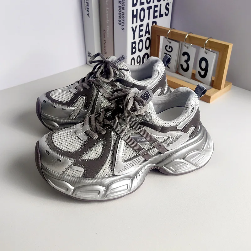 

Daddy Shoes 2025 летняя новая корейская версия трендовой повседневной спортивной обуви на платформе женская