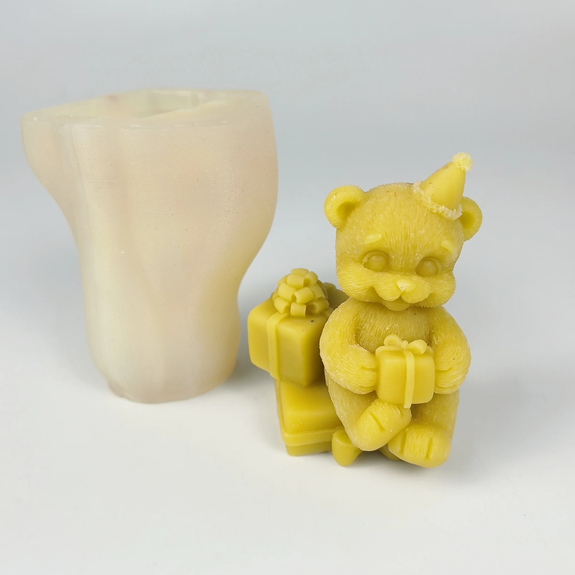 

3D Animals Mold Bear Gifts Box Moulds Silicone Candle Soap Molds Clay Resin Cake Decor Wedding Birthday Candles Handmade DW0734