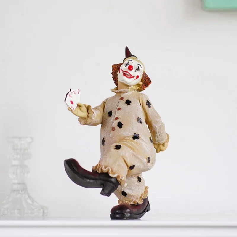 Vintage European Circus Clown Statue Cute Resin Figurine for Creative Home Decor Desk Ornament Room Display Unique Gift Idea