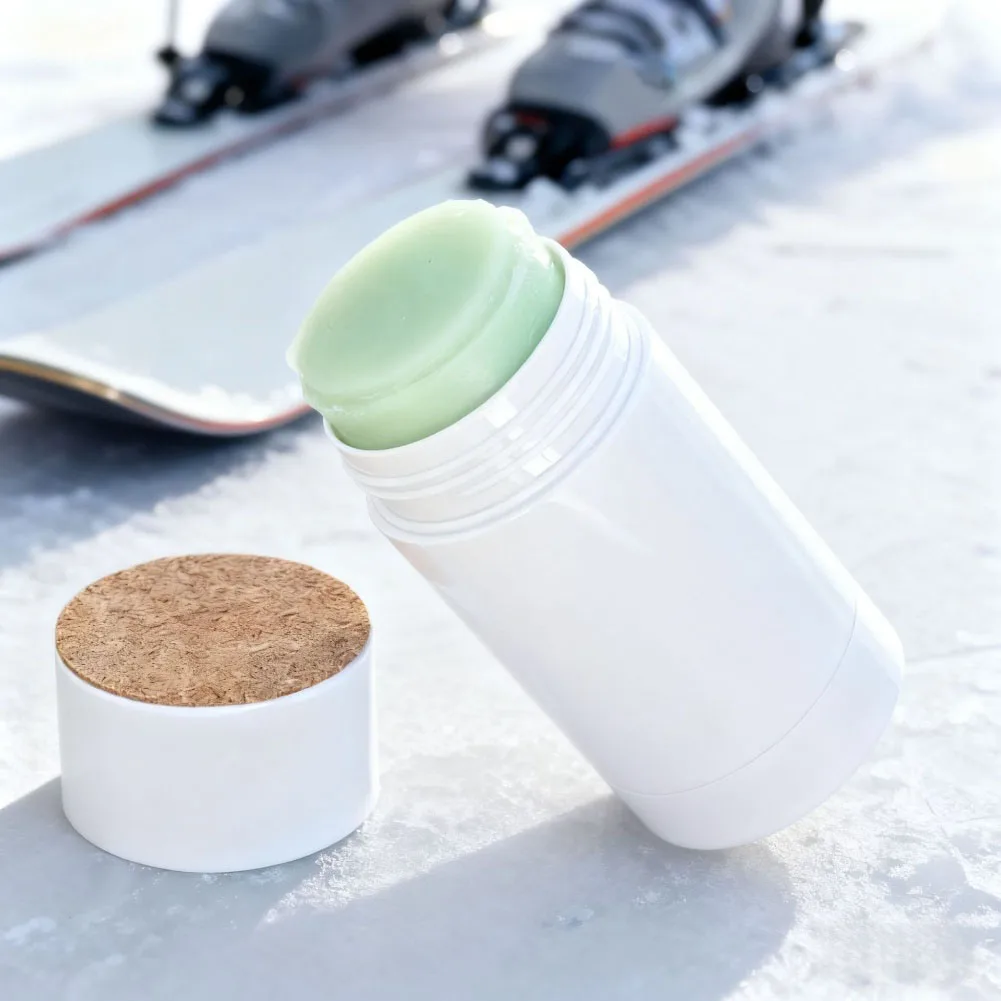 Base Wax All Temperature Wax On-slope Performance All Temperature Performance Large Block Design Thin Layer Recommended