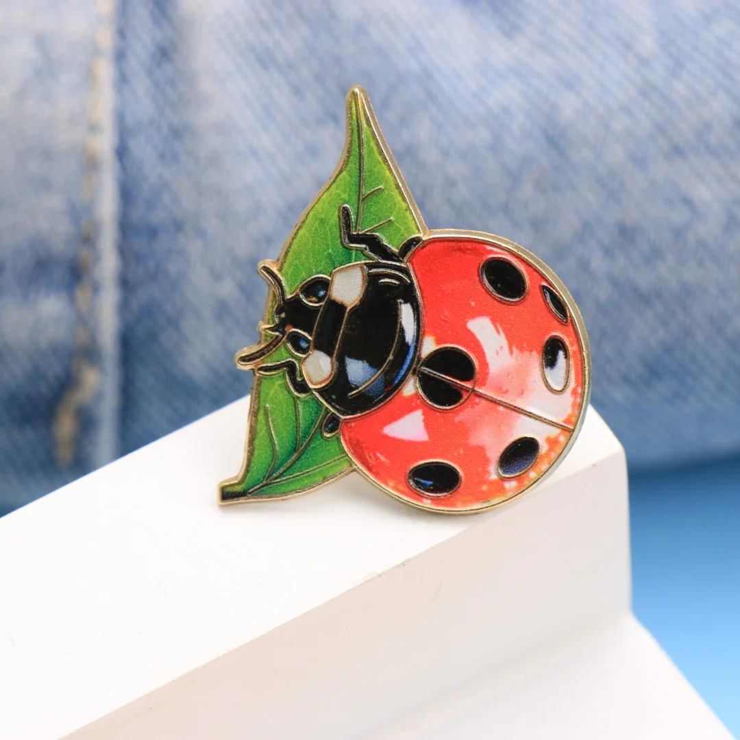 Niedliche Marienkäfer-Emaille-Anstecknadel, Cartoon-Insekten-Brosche für Rucksack, Kleidung, DIY-Deko, Accessoires, Großhandel, Schmuckgeschenke