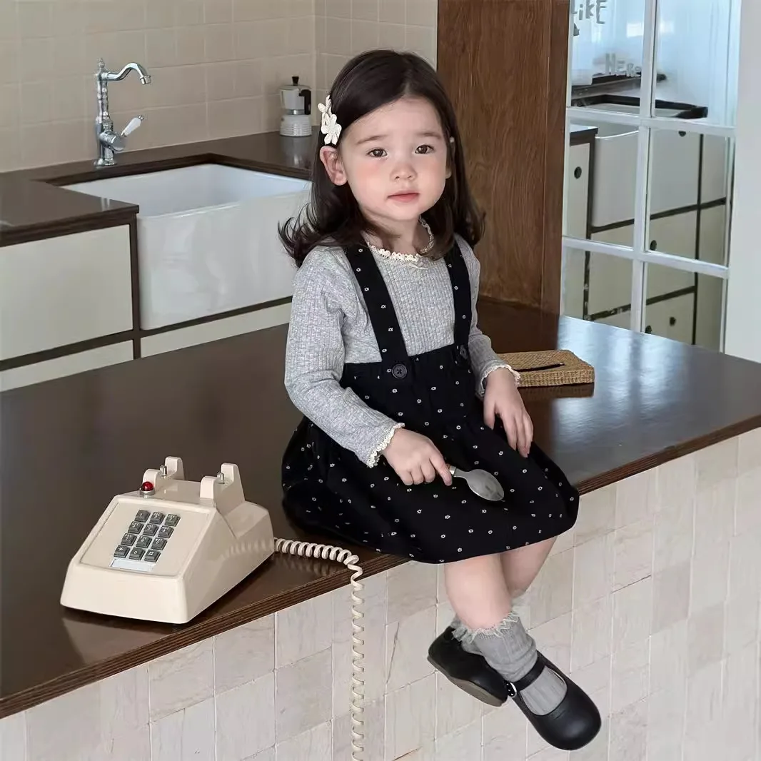 

Новинка 2023 года, осенняя нижняя рубашка с кружевным воротником для маленьких девочек, милые майки для младенцев от 0 до 3 лет, тонкая свободная юбка на бретелях в горошек для маленьких девочек