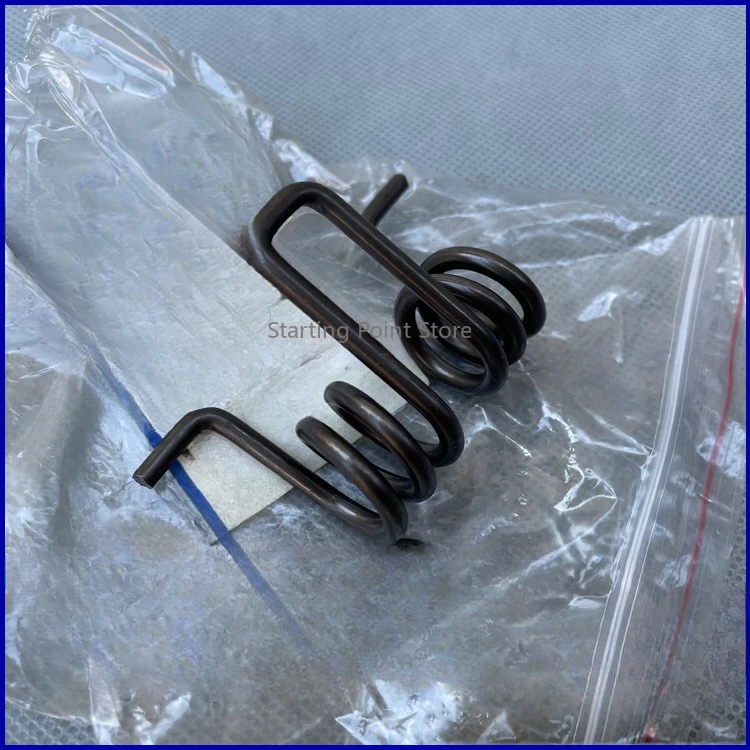 Suitable for Wuling  Marathon Minivan 14/S/S1/S3/PIUS Rongguang New Card New Journey Clutch Pedal Return Spring