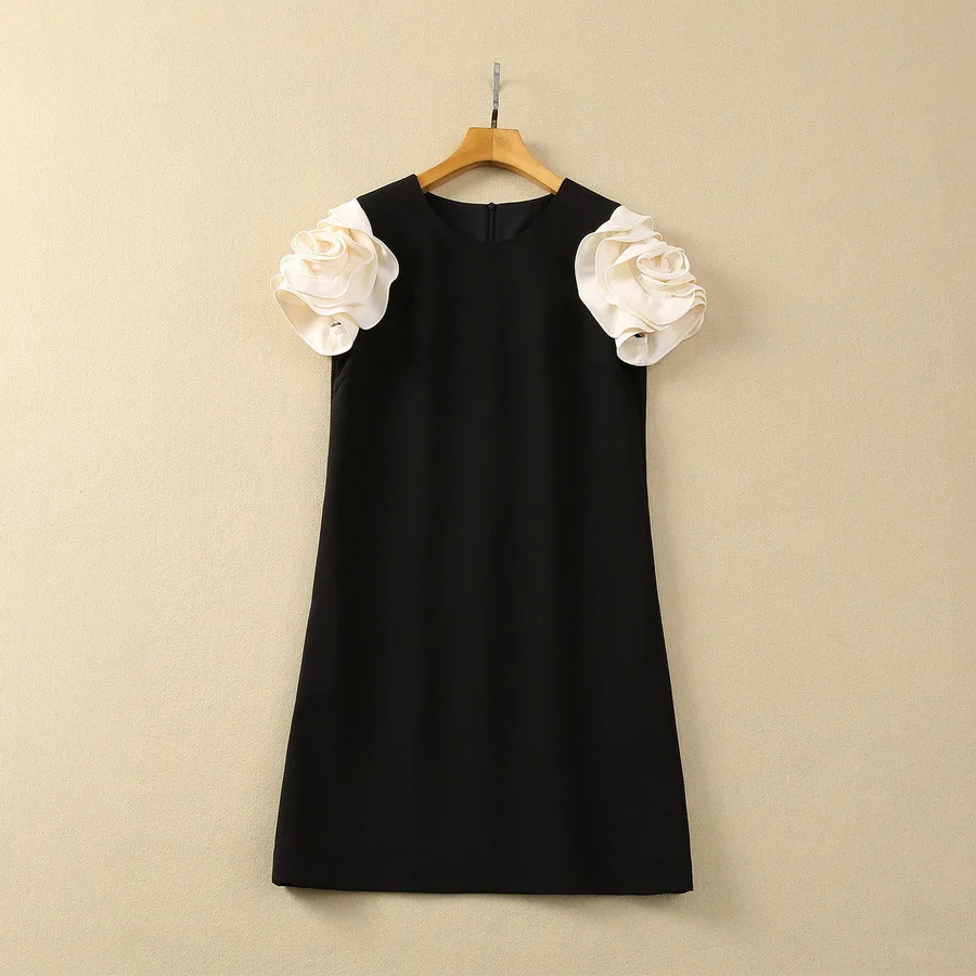 

European and American women's clothes 2024 spring new Round neck Stereo disc flower short sleeve fashion Black dress