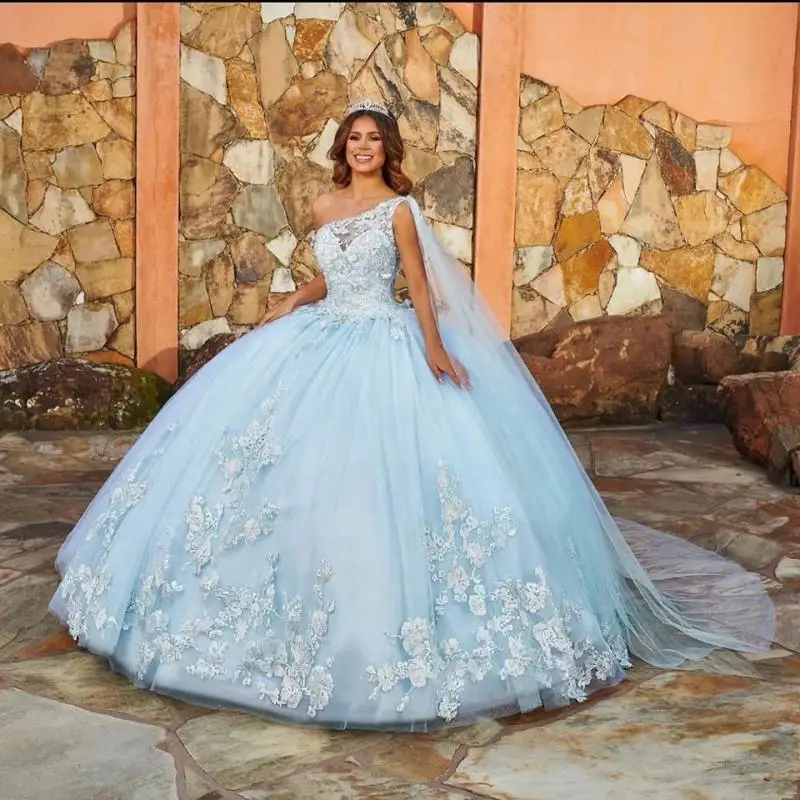 

Sky Blue Princess Ball Gown One Shoulder Quinceanera Dresses 2024 Flowers Appliques Birthday Party Sweet 15 Vestidos De 15 Años