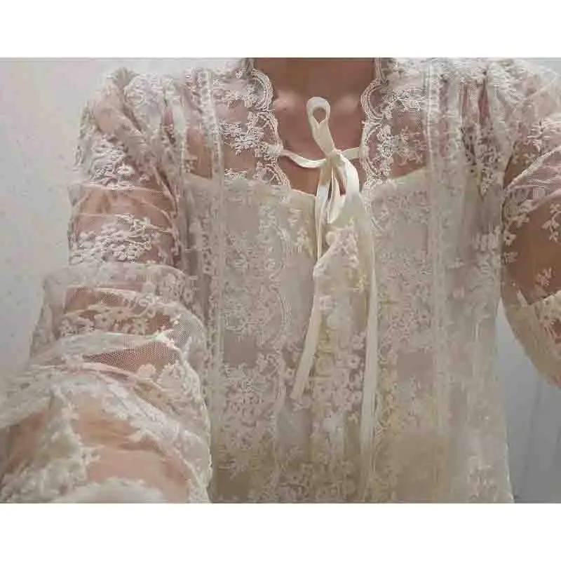 New French Square Collar Apricot White Lace Blouse Autumn Casual Loose Tops Sweet Puff Long Sleeve Lace-up Shirt Blusas 17442