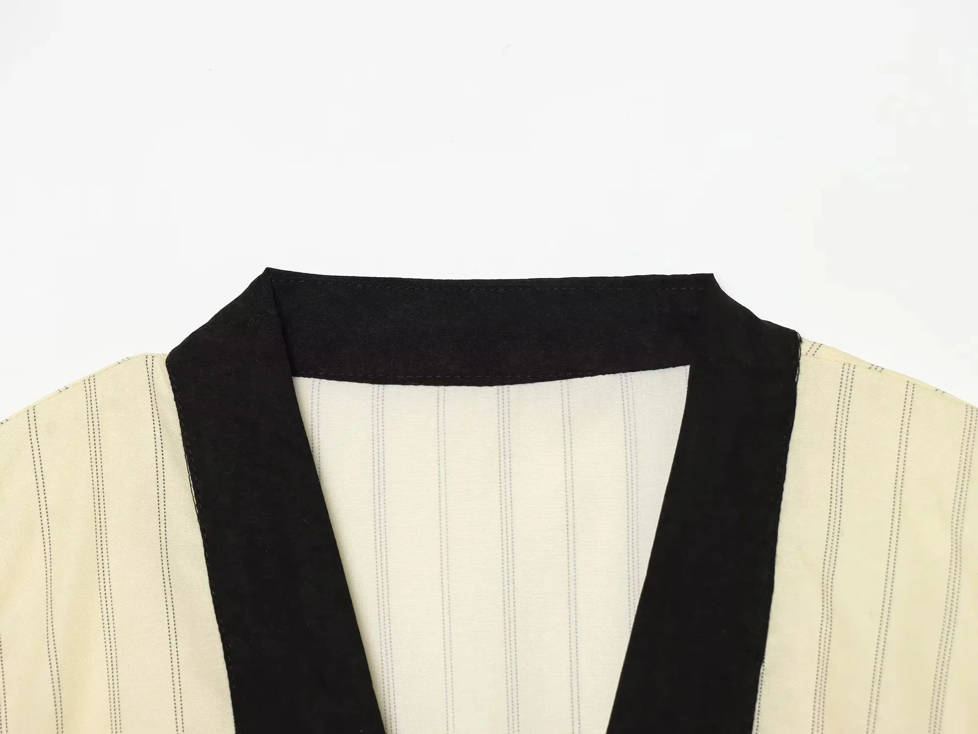 KONDALA Damen Eleganter Freizeitanzug Gestreifter Kontrastfarbener Kurzarm-Oberteil, Lange Hose 2026 Sommer Trendiges Urlaubs-Chic-Set – Detail 13