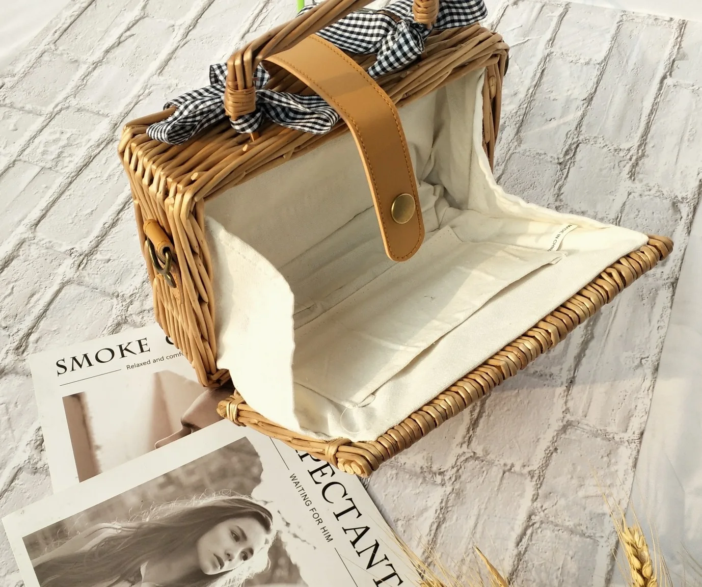 2021 New Handmade Bohemian Women\'s Handbags Summer Straw Beach Bag Square Rattan Bow Female Bags Fashion Designer Shopper Purse