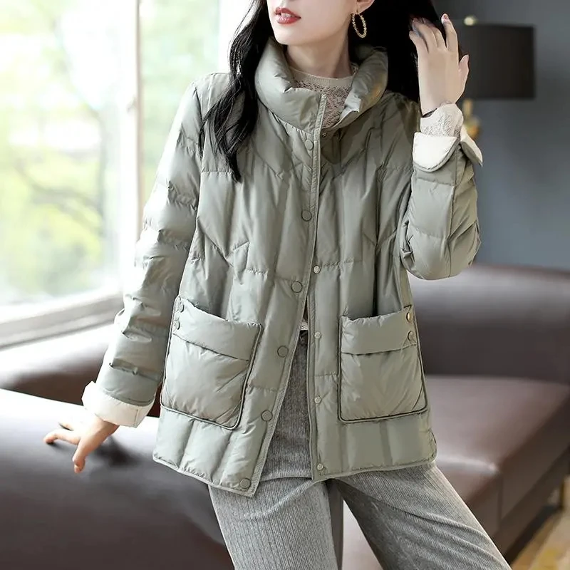 

2023 New Winter Women 90% White Duck Down Coat Loose Casual Light Puffer Jacket Female Short Single Breasted Warm Parkers