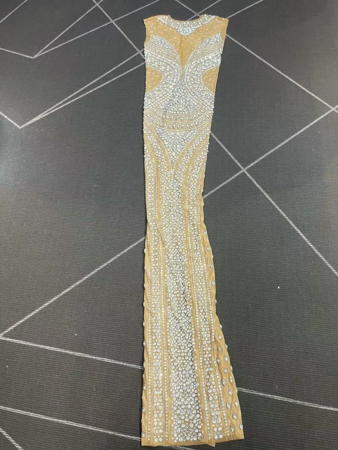 럭셔리한 반짝이 라인스톤 우아한 트림 핏 메쉬 드레스 여성 생일 이브닝 웨딩 프롬 가운 레드 카펫 촬영 무대 의상