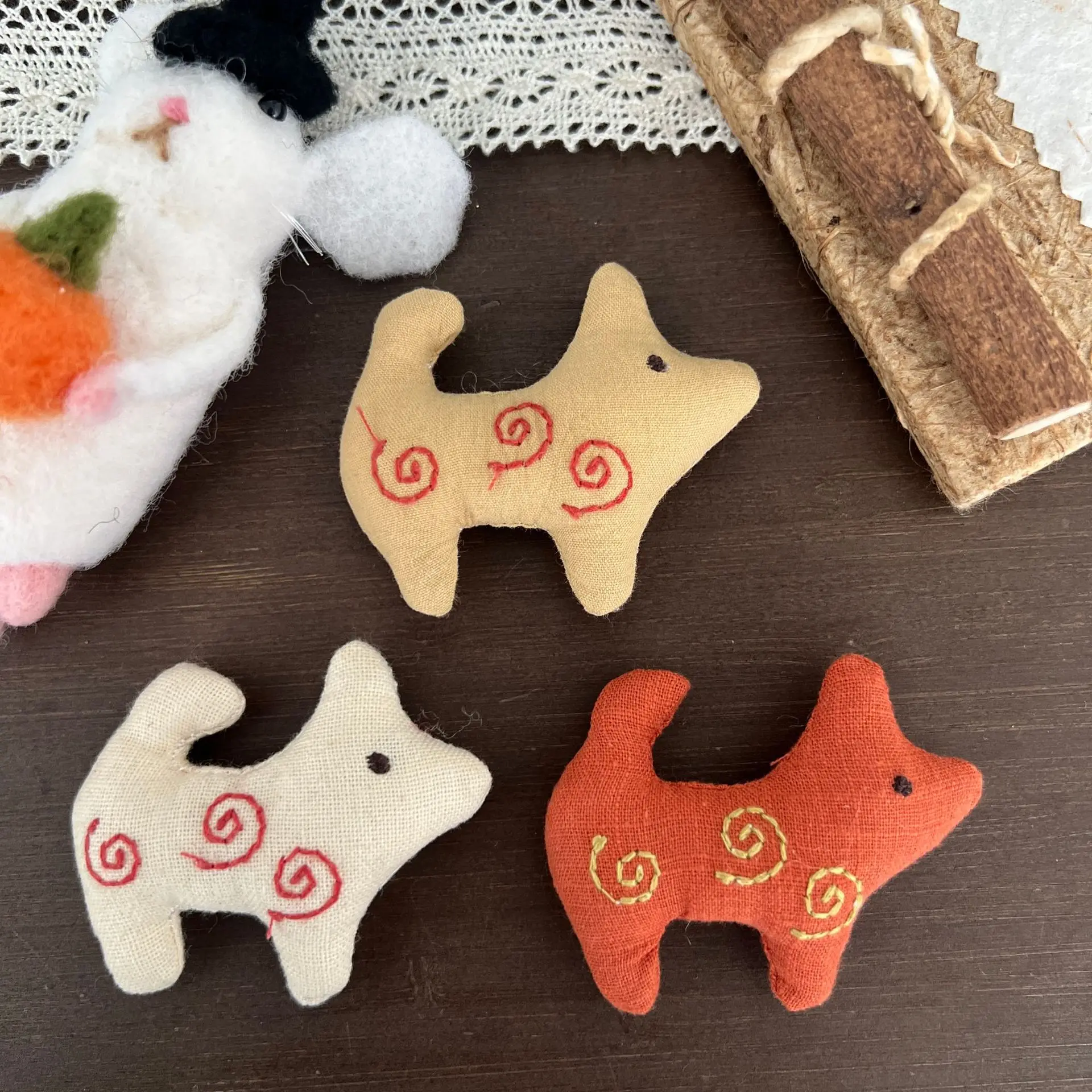 Japanese Line Dog Brooch 1PCS New for Women Fabric Cotton Filled Hair Accessory Shoe Sock Bag Hat Clothing Decor Durable Kit