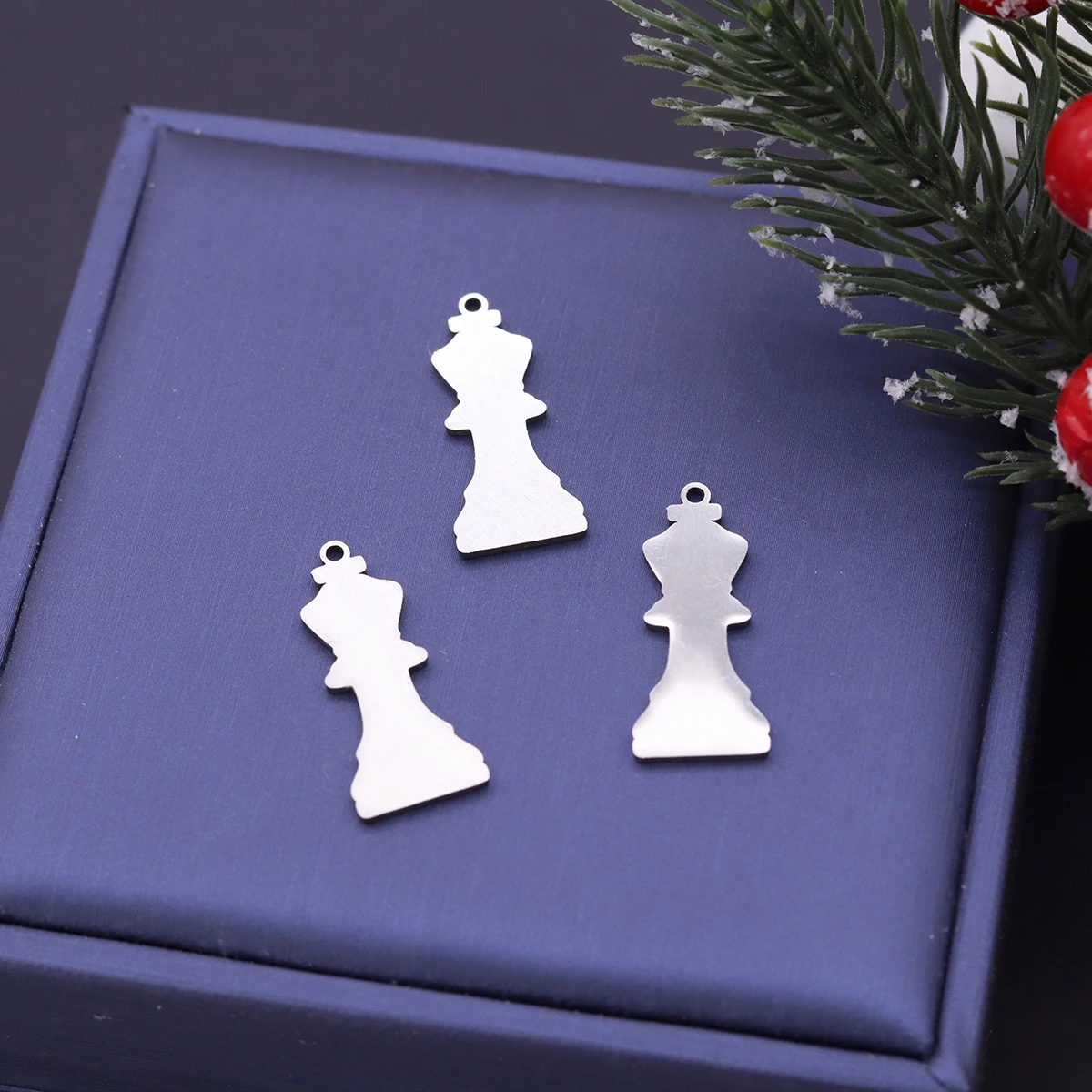 3pcs Stainless Steel Chess Queen Charms Gold Silver Queen Chess Pendants For DIY Jewelry Making Necklace Earrings Accessories