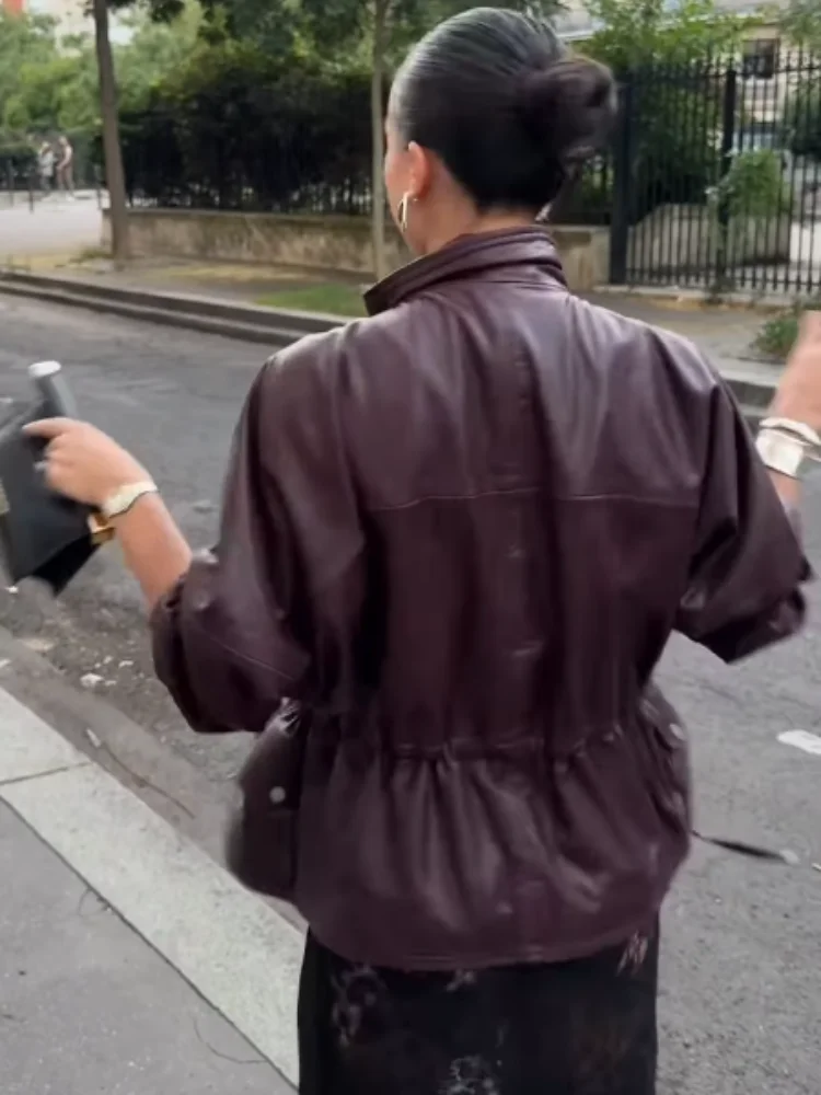 سترة نسائية ذات ياقة ثابتة من جلد البولي يوريثان بتصميم عتيق سترات نسائية عصرية باللون النبيذي واحدة الصدر مع حزام الخصر للسيدات 2025 ملابس خارجية أنيقة للشارع