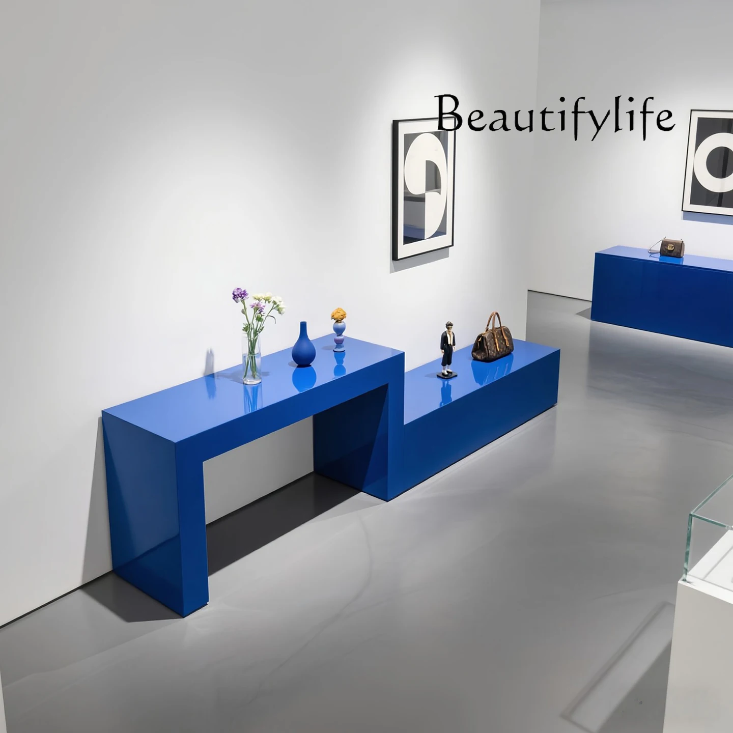 

Special-shaped booth display cabinet Customized clothing store Nakajima water table display stand Creative paint oval display