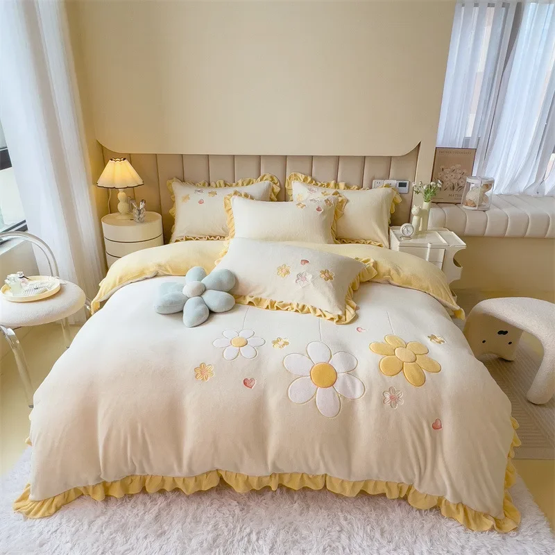 Korean Version Lace Milk Velvet Embroidered Four Piece Set with Thickened Warm Flannel Skin Friendly Bed Sheets and Duvet Covers