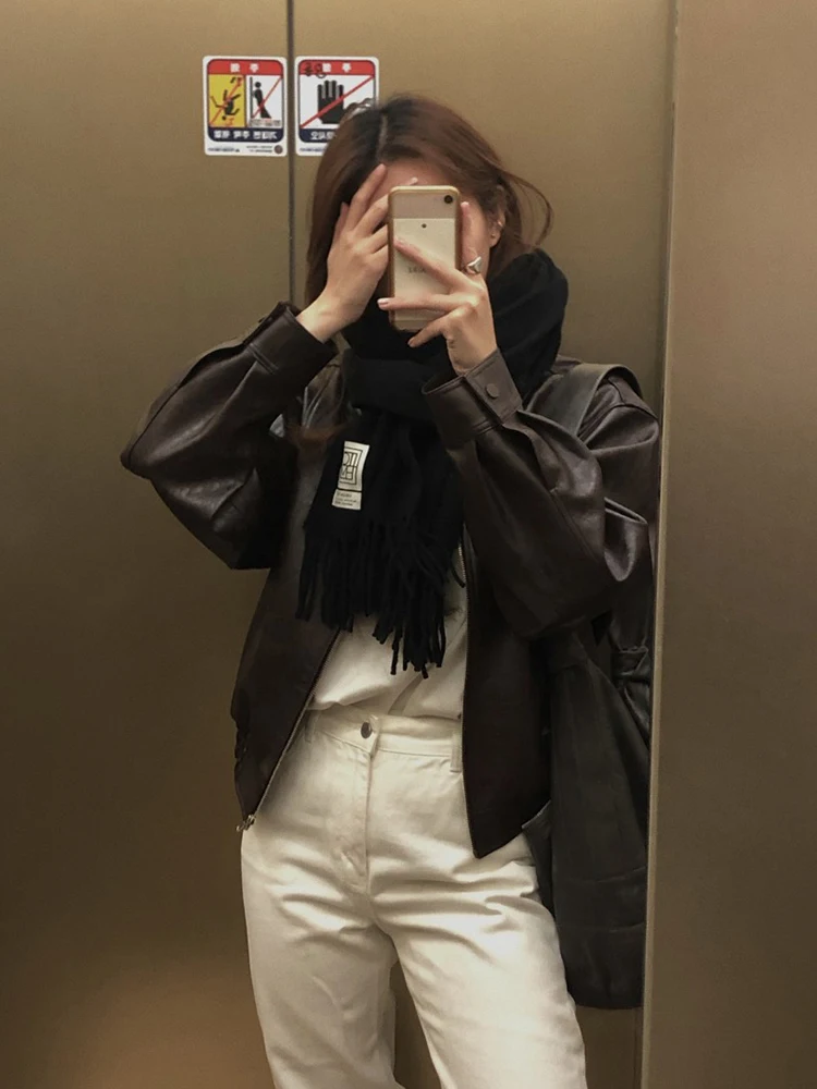เสื้อโค้ทหนังเทียมทรงหลวมสไตล์เรโทรสีน้ำตาลสำหรับผู้หญิง ยี่ห้อ Bla ort รุ่น Jaet  แบบยาว คอปกยาว ติดซิป เหมาะสำหรับใส่เดินเที่ยว