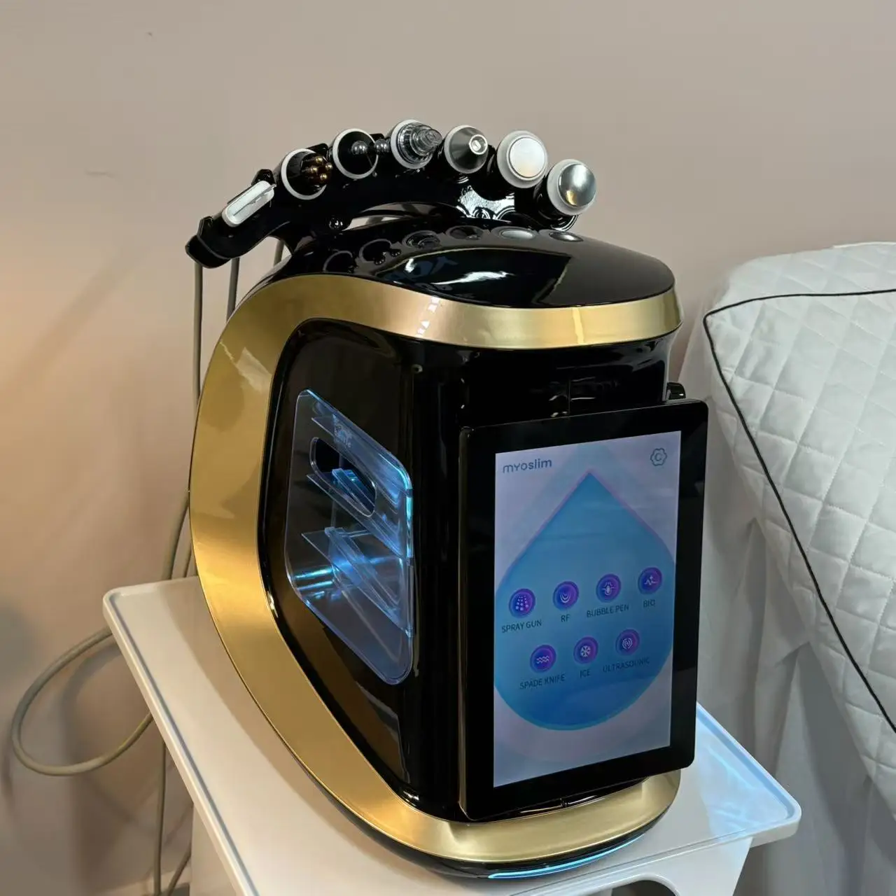 

New 7-in-1 Small Bubble Beauty Machine for Whitening Tendering Exfoliating Shrinking Pores Home Skincare Equipment Deep Hydratio