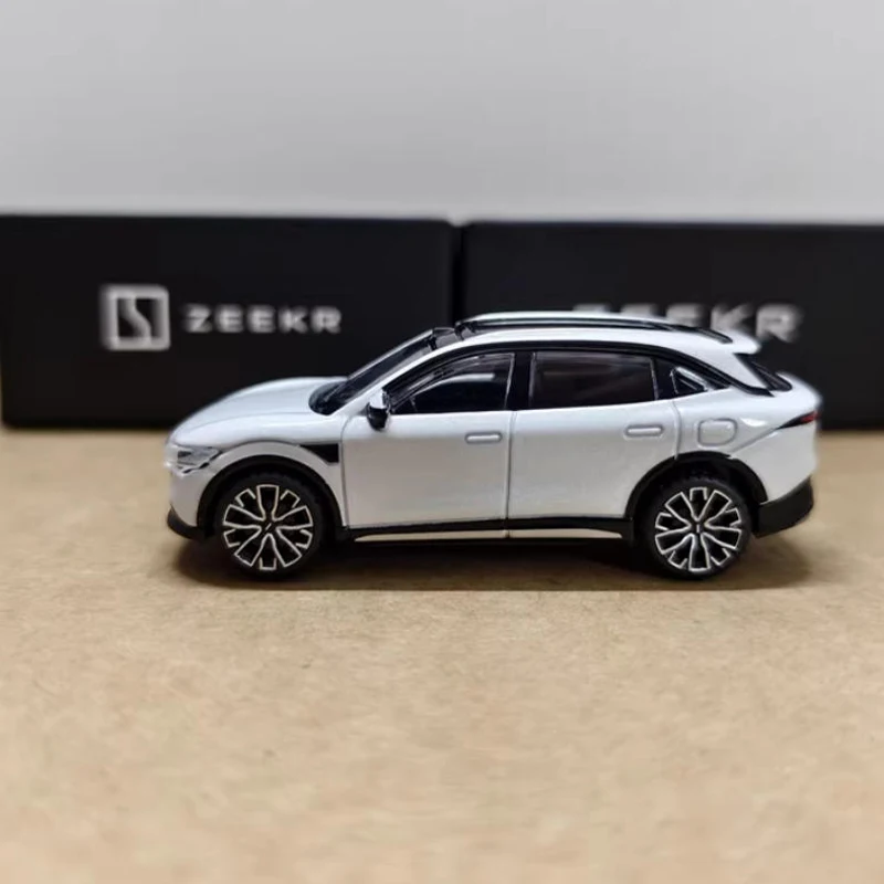 Diecast Original 1:64 Scale ZEEKR 7X Simulation Alloy Car Model Collection Ornament Gift Display Souvenir Decoration