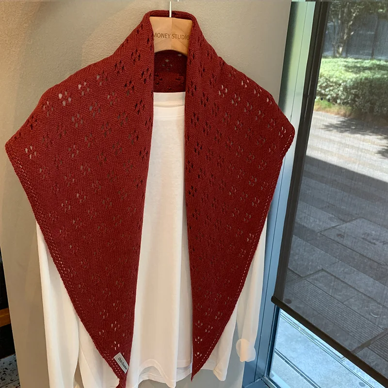 Simple Triangle Scarf Multi-purpose Shawl Hollow Scarf High-end Sense Knitted Wool Decorative Scarf Neck Protection Small Scarf