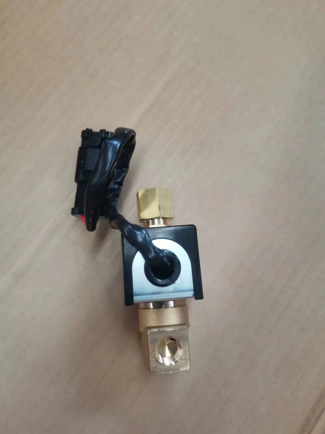 純正ホイールローダー部品 WA700 SA12V140 SA6D140 燃料配管バルブ 600-815-7581