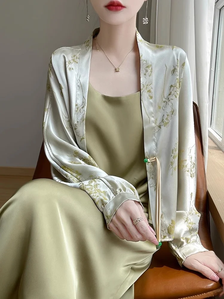 

Новый китайский Sle ацетатный шелковый атлас женский irt летний тонкий свободный солнцезащитный верхняя одежда кардиган пальто V-ne Long Sve