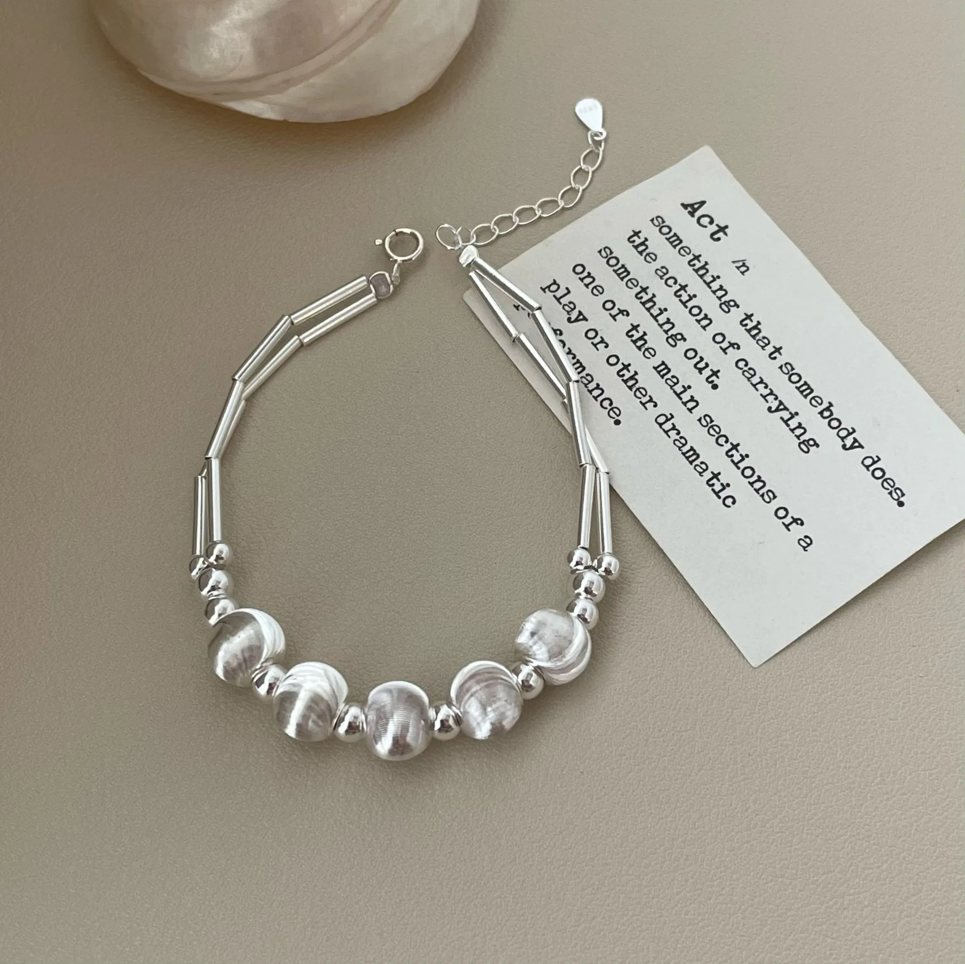 

Браслет из матового серебра 925 пробы с круглыми бусинами для женщин, универсальный и высококачественный, модный и индивидуальный, легкий люкс.