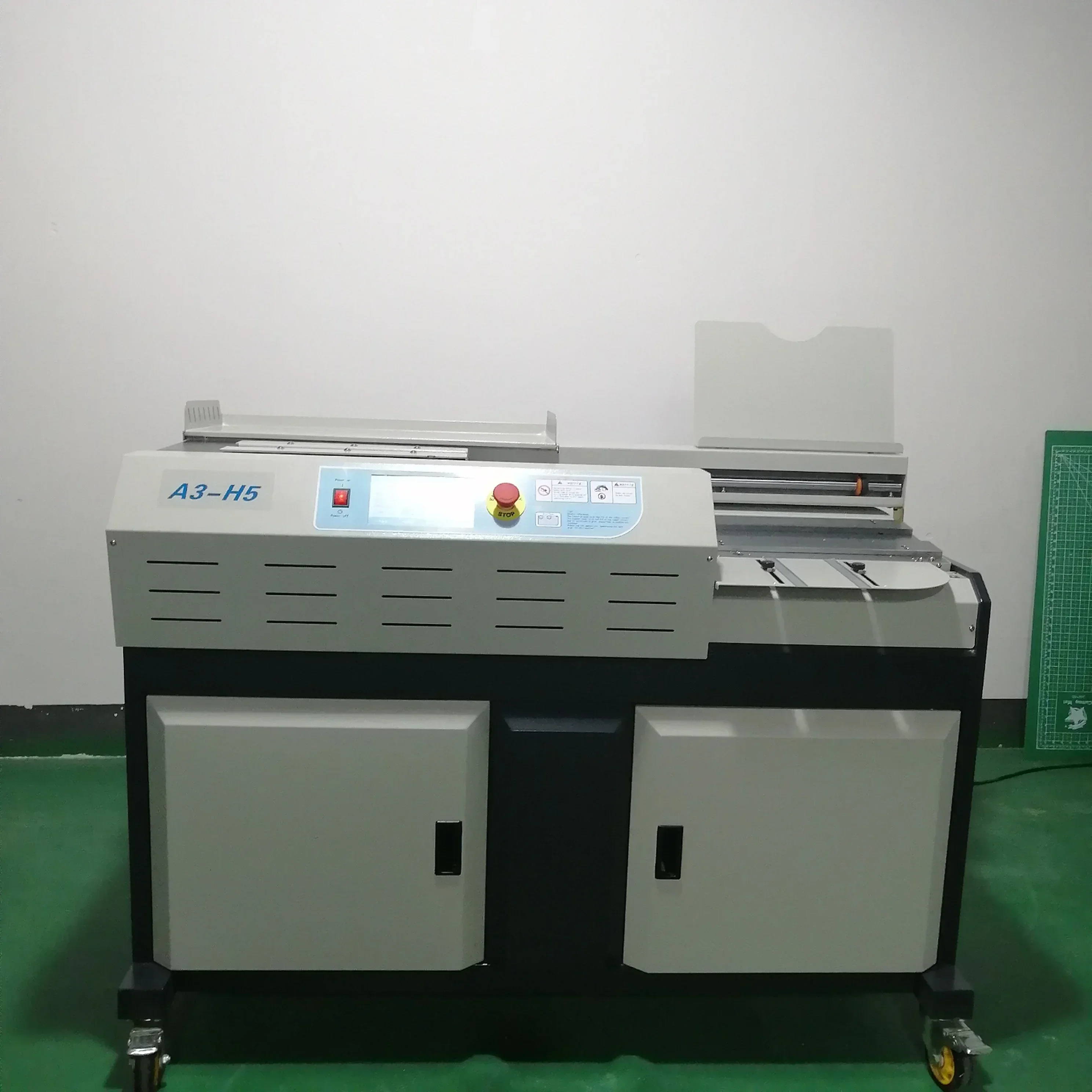 A3-H5 Omron PLC Brand Book Binding Machine Heavy-Duty Thermal Glue Fast Speed Automatic Desktop Perfect Binding Used Motor Core