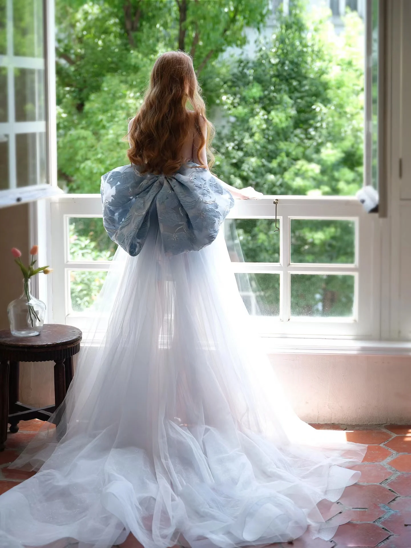 Crossed Neckline Tulle Wedding Dress ,Volume Skirts ,With Big Bow At Back ,Bohemian Bridal Gowns  DW975