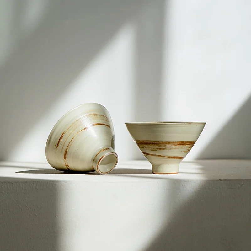 2 قطعة/مجموعة الرجعية اليدوية الملتوية Galze السيراميك الشاي كوب نمط هادئ الخيزران قبعة فنجان الإبداعية مخروط ماستر كوب الشاي الكونغ فو مجموعة 80 مللي