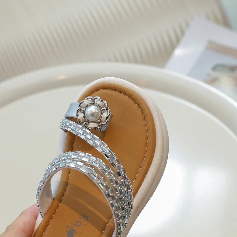 2024 Children Girls' Sandals Summer Fashion Rhinestone Flowers Korean Style Soft Sole Anti-Slippery Outside Elegant Beach Shoes