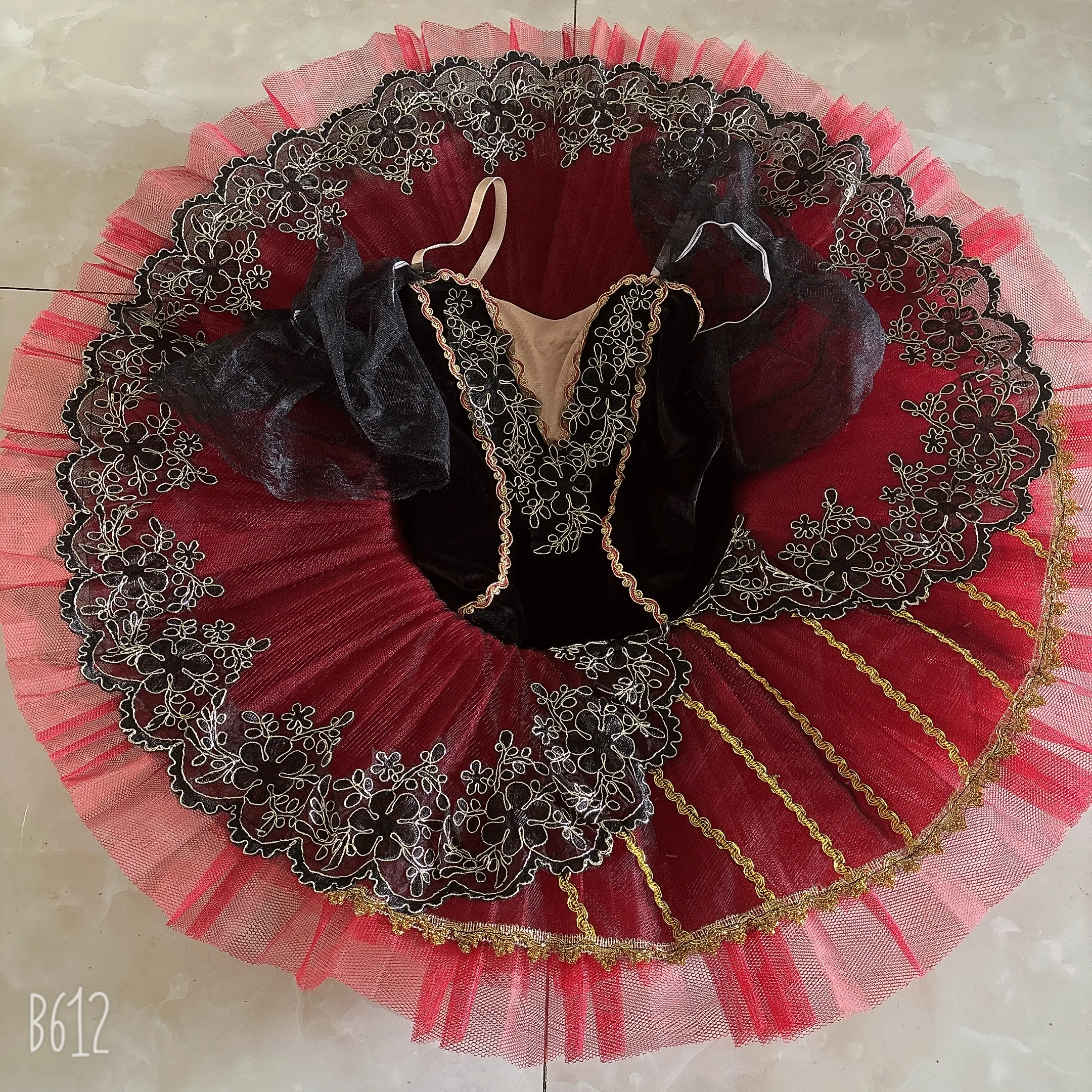 الأحمر المهنية الباليه توتو اللباس الكبار الاطفال طبق فطيرة بحيرة البجع راقصة الباليه مرحلة الرقص زي