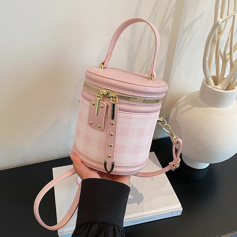 

​​Textured Bucket Shoulder Bag Women Structured Commuter Tote Pebbled Leather Water Resistant Farmer Market Ready​​