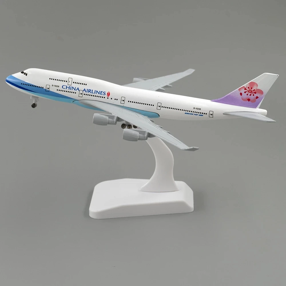 

20cm Airplane Kids Toys China Airlines B747 Airways Aircraft Model with Landing Gear Alloy Metal Plane Model Toys Children Gift