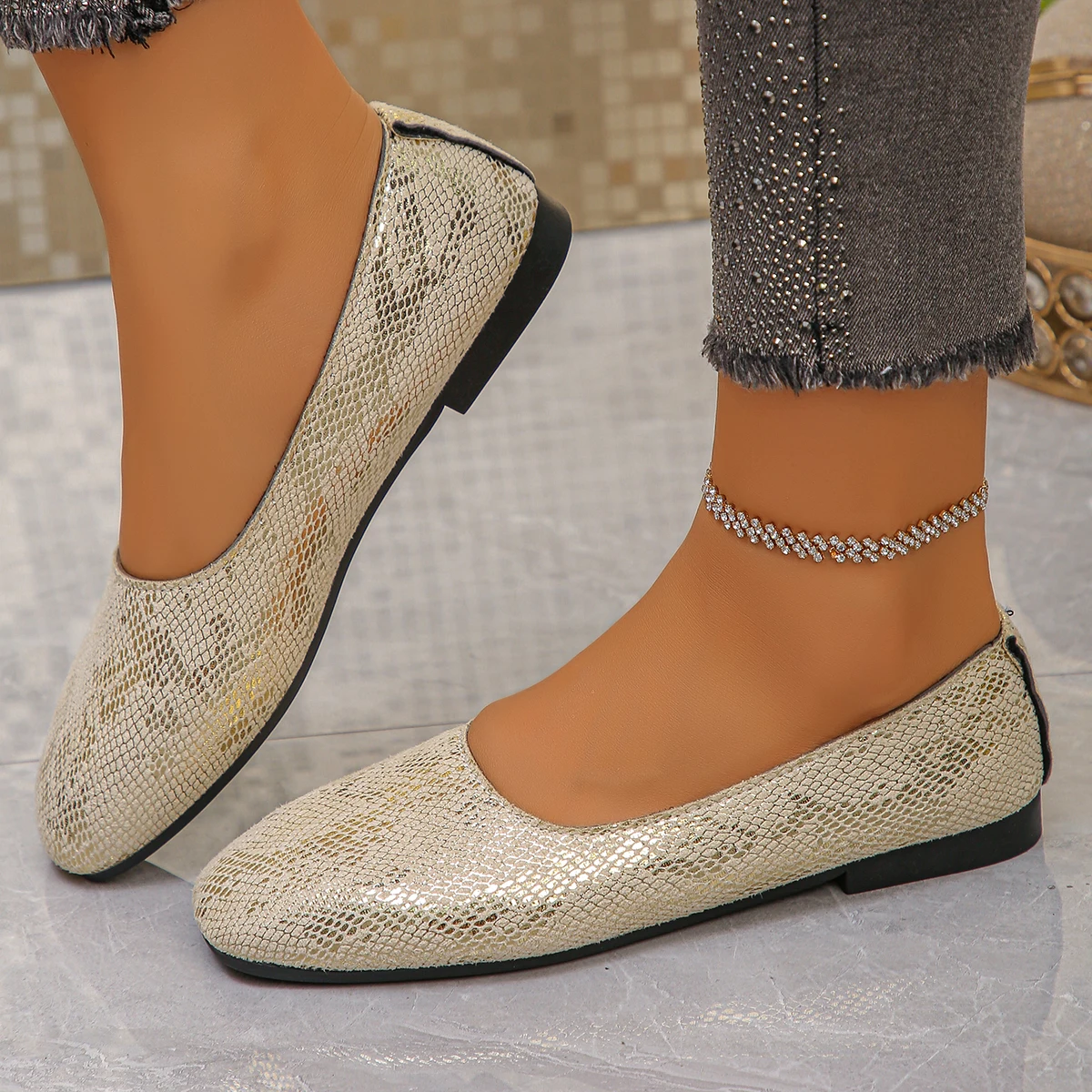 Women Round Toe Flat Shoes Solid Color Knitted Slip on sneakers Casual Breathable Ballet Flats Women Mesh Flat Loafers Woman