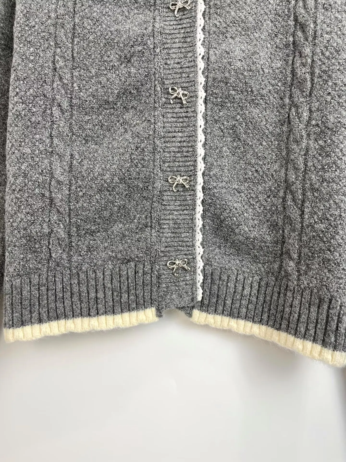 Style européen et américain coréen automne et hiver nouveau style polyvalent mince pull superposé pull cardigan polyvalent