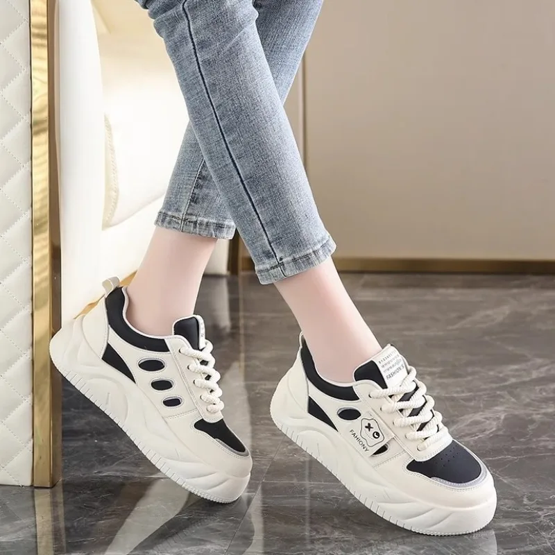 2026 Spring New Lace Up Women's Sneakers Soft Sole Breathable Non Slip Running Shoes for Woman Thick Sole Casual Board Shoes