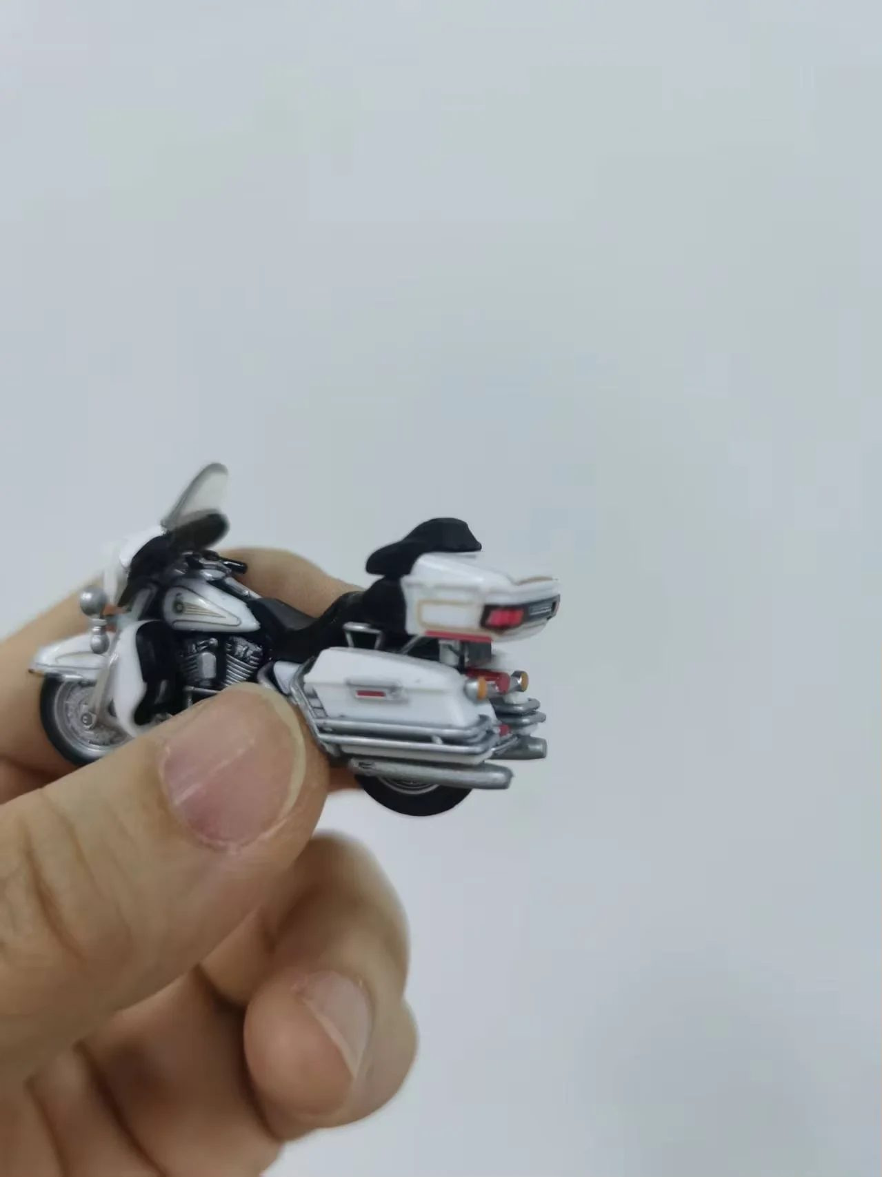 1/43  1/44 miniature model motor cycle car white   scene decor  ornament