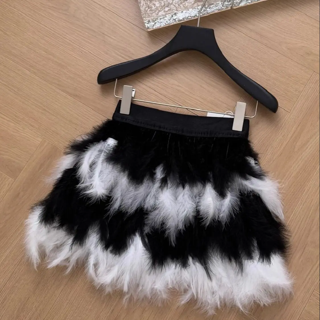 

French Style High-end Short Feather Skirt Lightweight Fashionable Elegant Temperament Birthday Dress Tie Dye Bag Hip Skirt