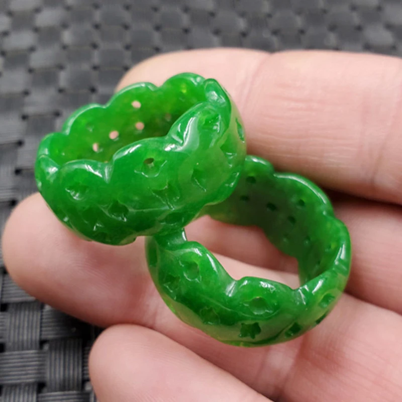 emerald-green-hollow-decorative-antique-style-jade-finger-ring