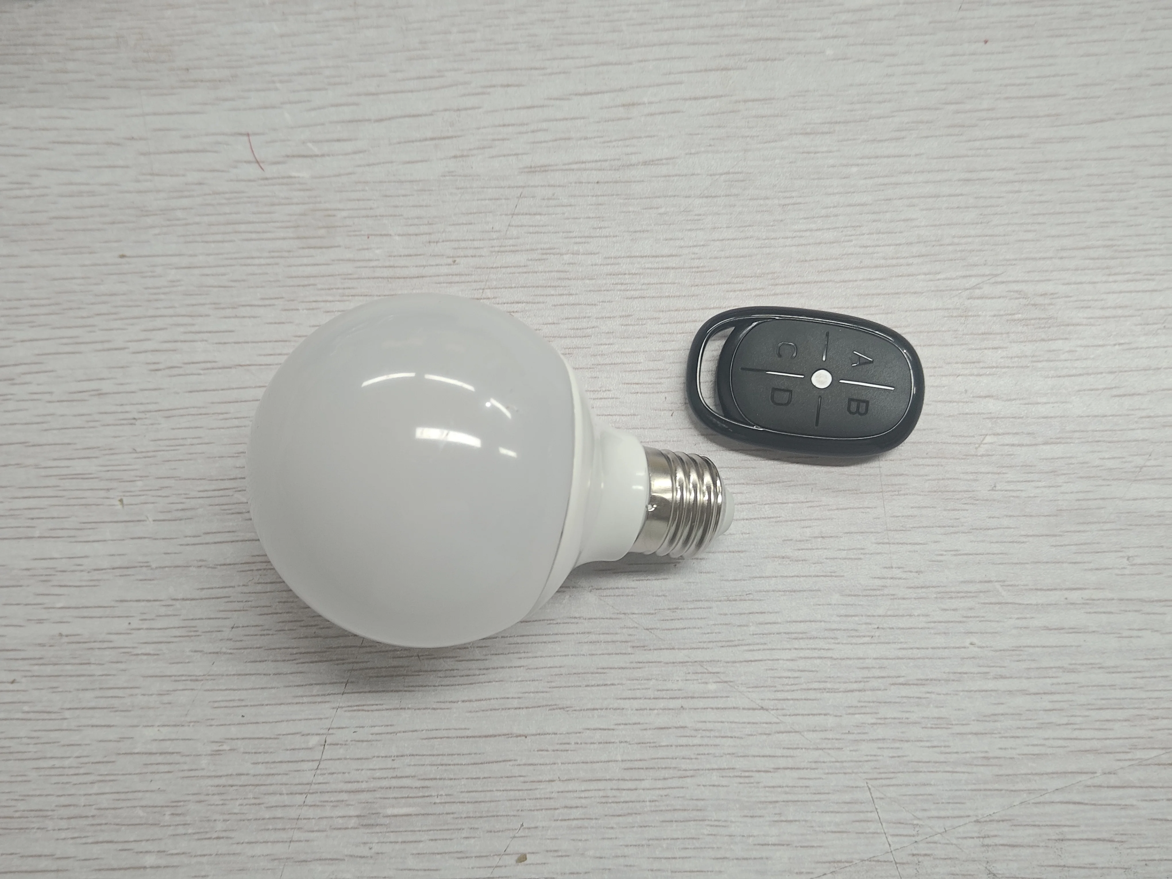 Remote Light Bulb Magic Trick 4 Colors Light Magic Props Colorful Light Bulb Close Up Stage Magicprops Magician Illusions G8271