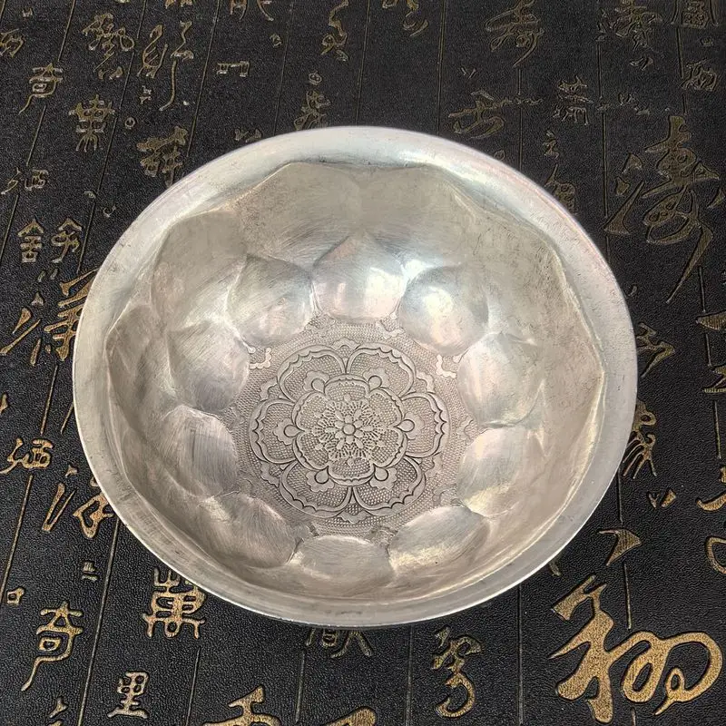 Alloy silver-plated Tang Dynasty Zongguan bowl with petal-shaped ornament inside