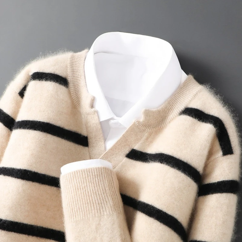 

100% чистая шерсть, осенне-зимний повседневный мужской шерстяной свитер черного и верблюжьего цвета с воротником чайки, свободный крой в полоску с цветными блоками,