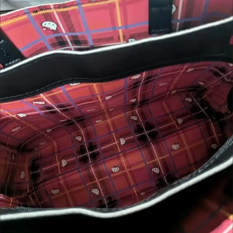 حقيبة حمل هالو كيتي المحمولة حقيبة كروس على شكل قلب الفتاة ذات سعة كبيرة تناسب الجميع حقائب كتف واحدة للمرأة الكرتونية