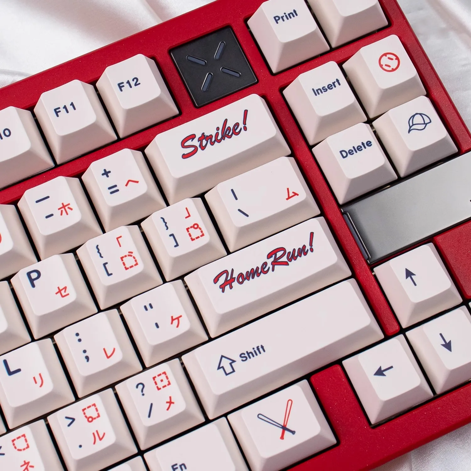 

Baseball Theme Keycaps White 144 Keys PBT Dye Cherry Profile Custom Gaming Keyboard Cap for Mechanical Keyboard Gifts