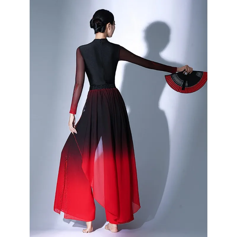 象王の舞衣、九江通の古典舞踊衣装、牛流の舞衣、赤と黒